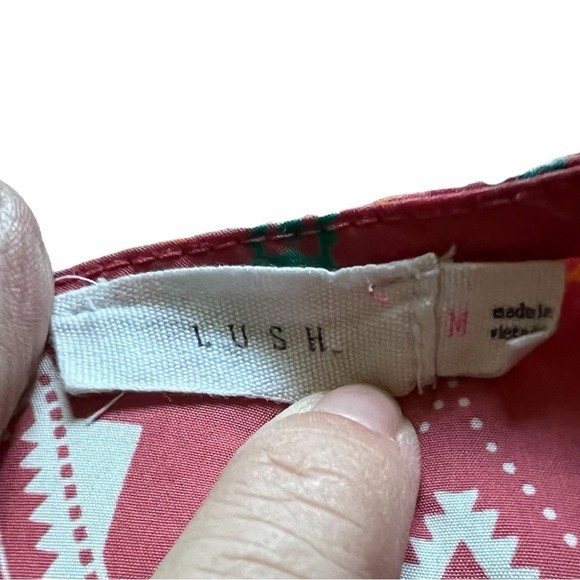 LUSH Medium Open Back Tank Top Aztec Pattern, Mesh Cutout, Tribal Sleeveless Top - Picture 10 of 11